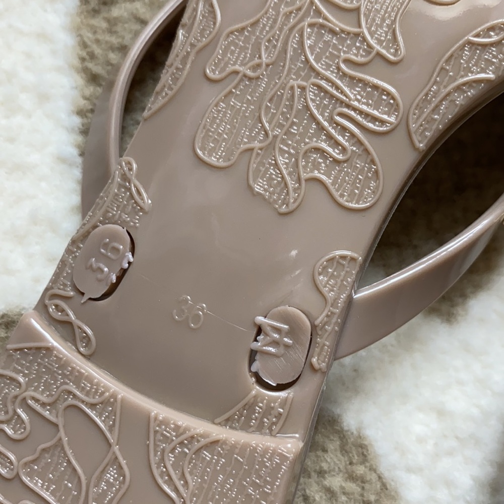 New studded jelly nude sandals flip flops sz 36 - Picture 6 of 6